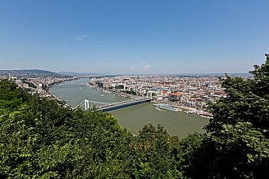 《吸血鬼幸存者》开发商正在“研究”线上联机功能